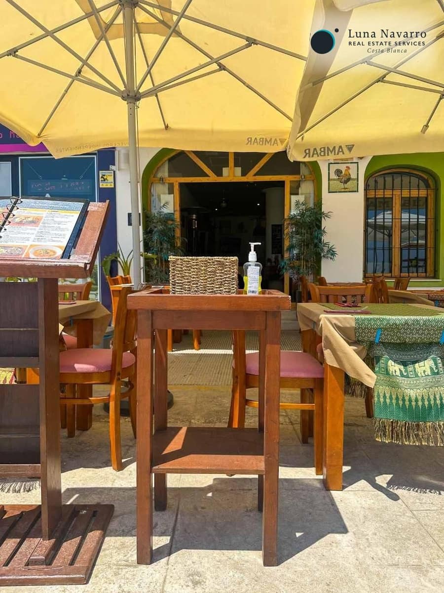 Commercial for rent in Altea - € 1,600 (Ref: 8458065)