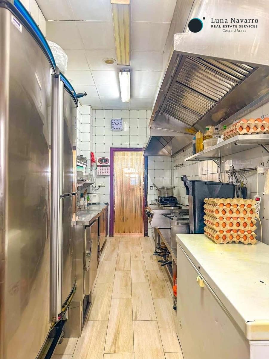 Commercial for rent in Altea - € 1,600 (Ref: 8458065)