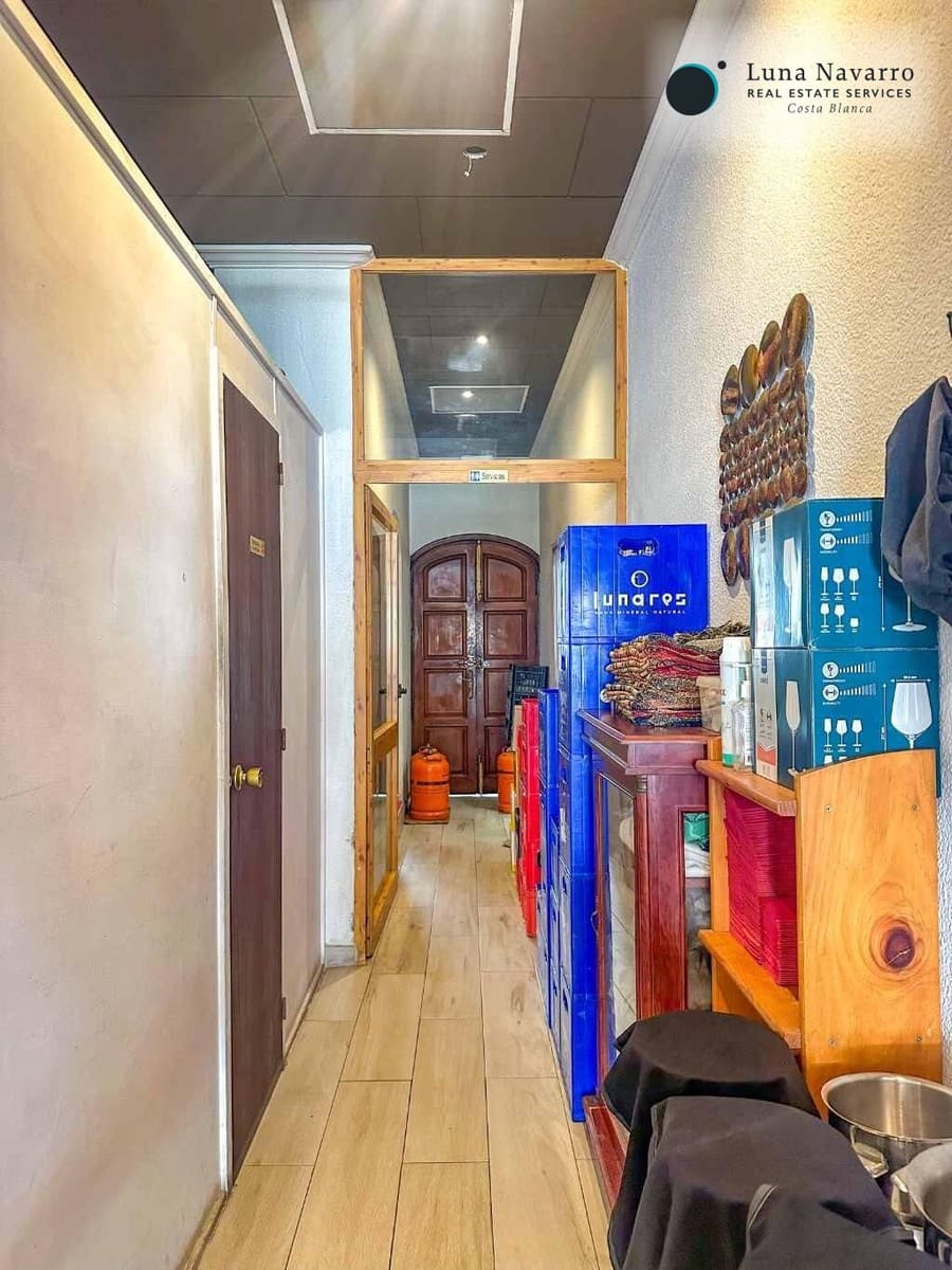 Commercial for rent in Altea - € 1,600 (Ref: 8458065)