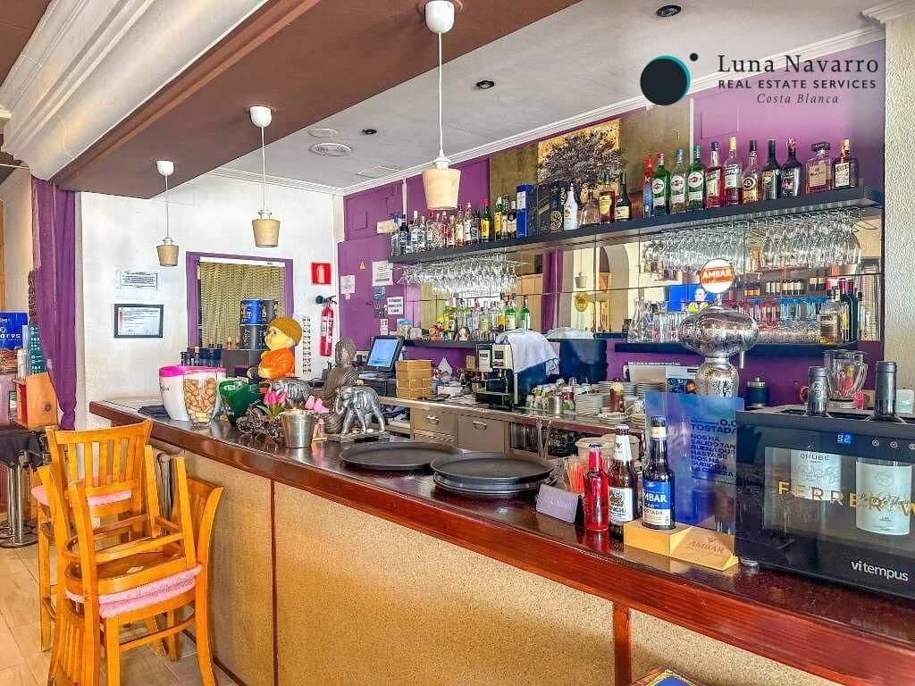 Commercial for rent in Altea - € 1,600 (Ref: 8458065)