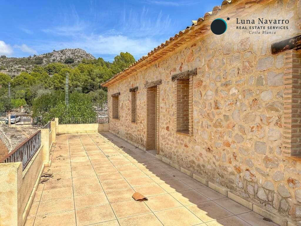 Finca/Country House for sale in Tarbena with garage - € 350,000 (Ref: 8508889)