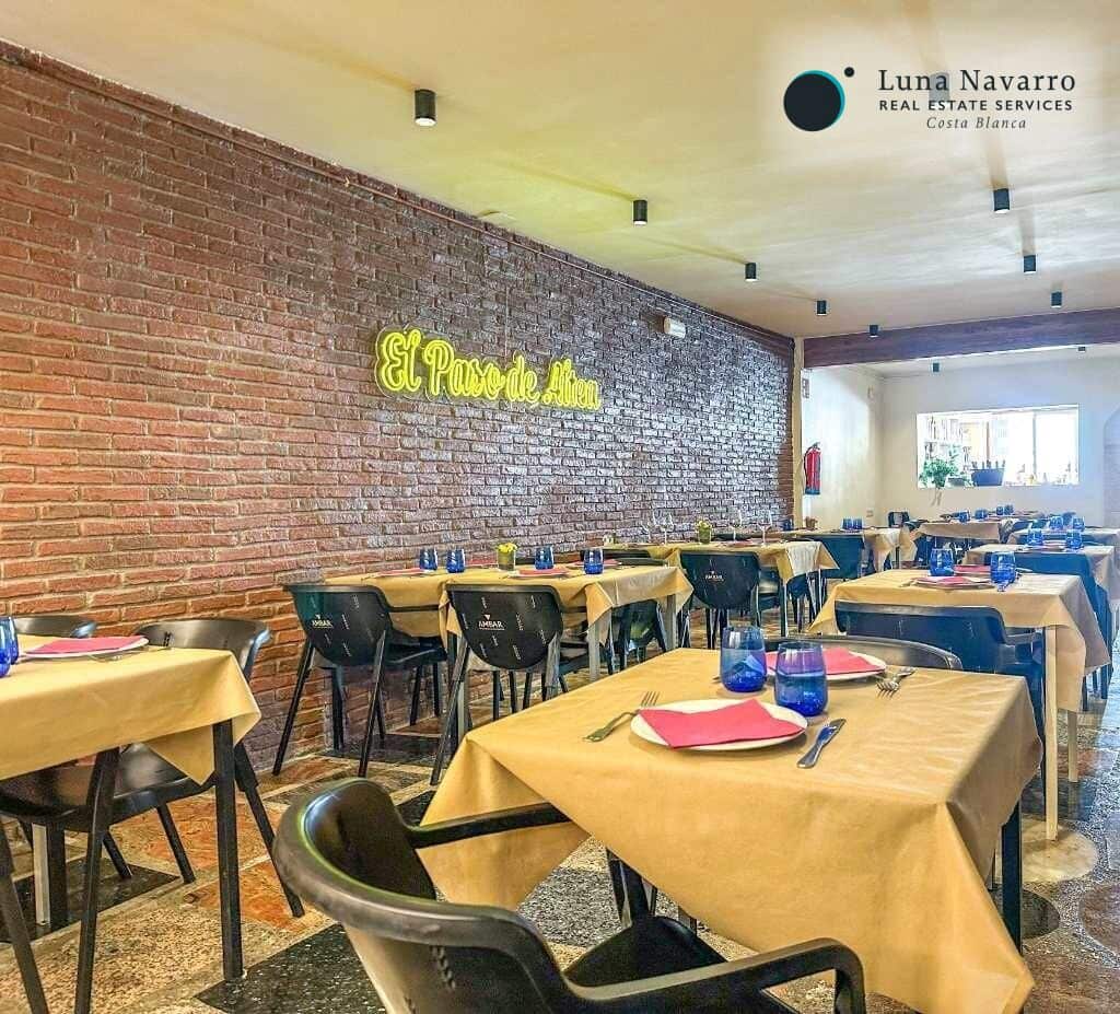 Commercial for rent in Altea - € 1,200 (Ref: 8529779)