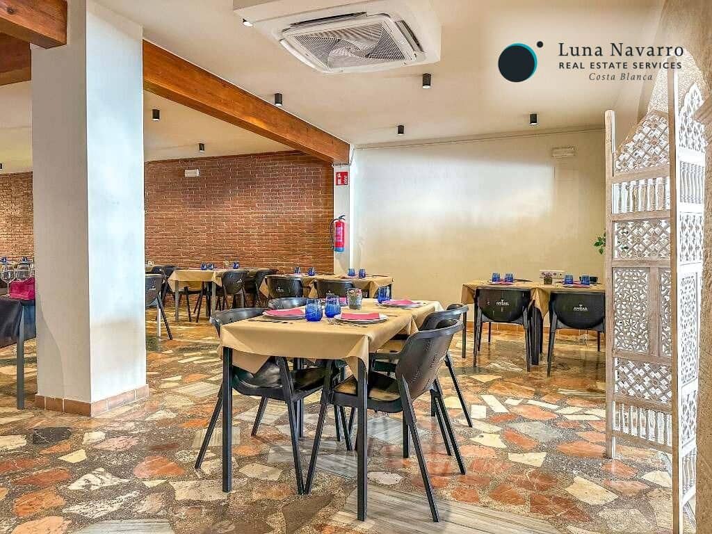 Commercial for rent in Altea - € 1,200 (Ref: 8529779)