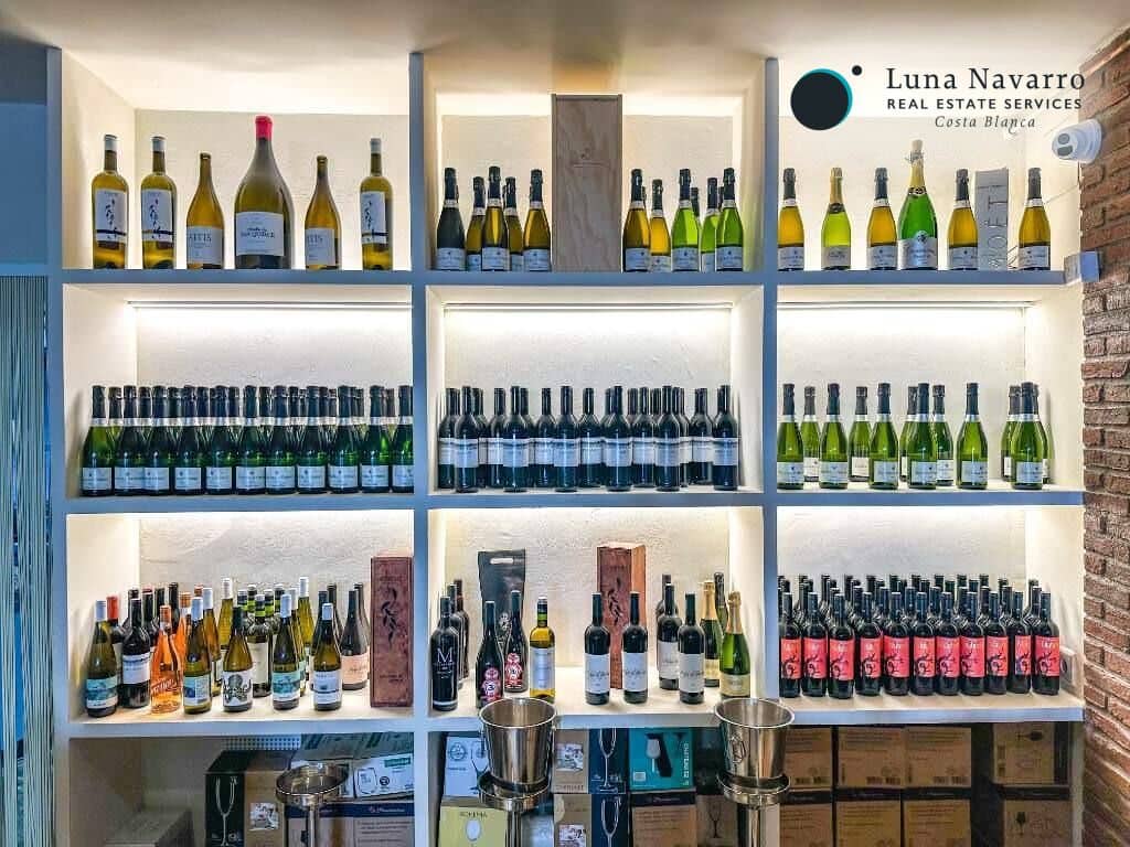 Commercial for rent in Altea - € 1,200 (Ref: 8529779)