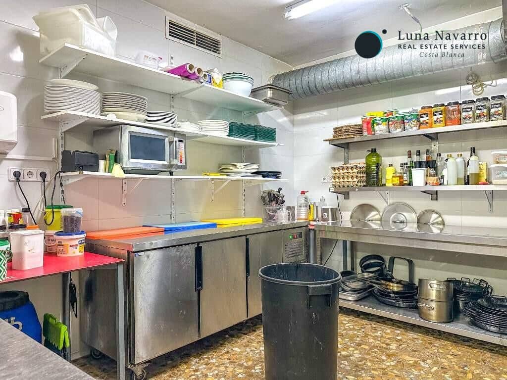 Commercial for rent in Altea - € 1,200 (Ref: 8529779)