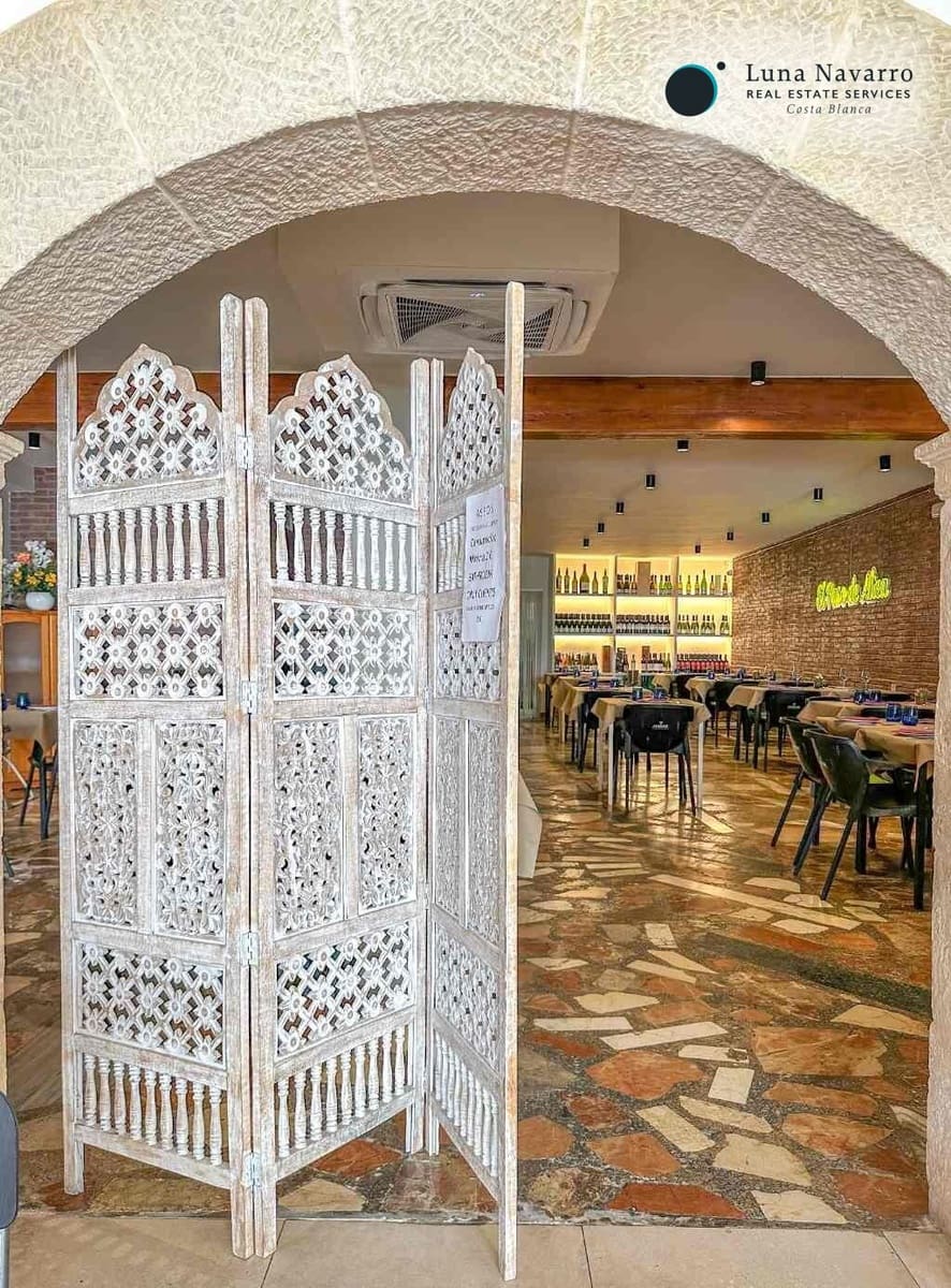 Commercial for rent in Altea - € 1,200 (Ref: 8529779)