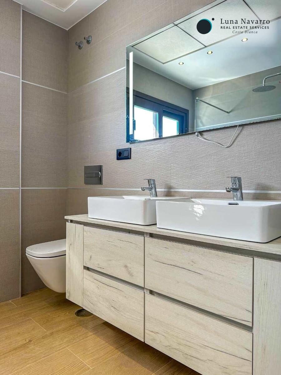 4 sypialnia Willa na sprzedaż w Finestrat z basenem - 775 000 € (Ref: 8559630)