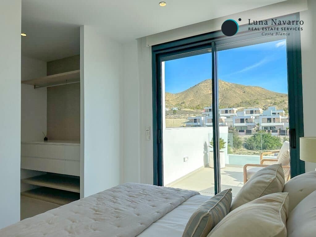 Chalet de 3 habitaciones en Finestrat en venta con piscina garaje - 549.000 € (Ref: 8666497)