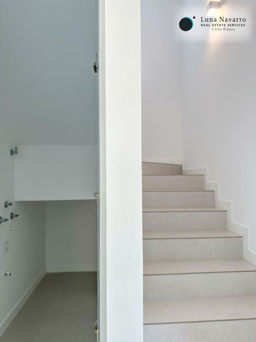 Chalet de 3 habitaciones en Finestrat en venta con piscina garaje - 549.000 € (Ref: 8666497)