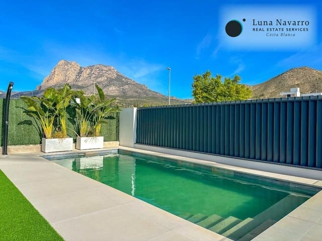 Chalet de 3 habitaciones en Finestrat en venta con piscina garaje - 549.000 € (Ref: 8666497)