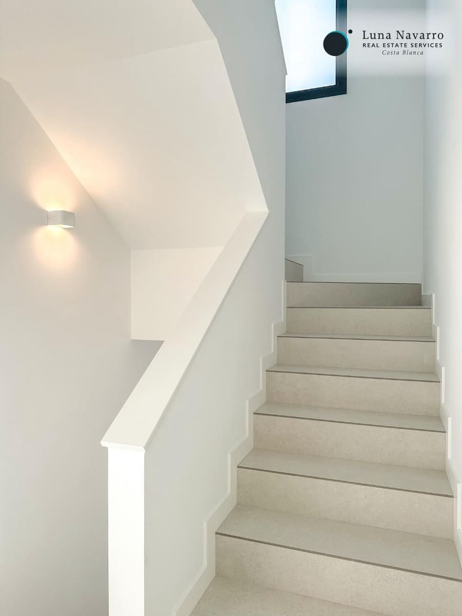 Chalet de 3 habitaciones en Finestrat en venta con piscina garaje - 549.000 € (Ref: 8666497)