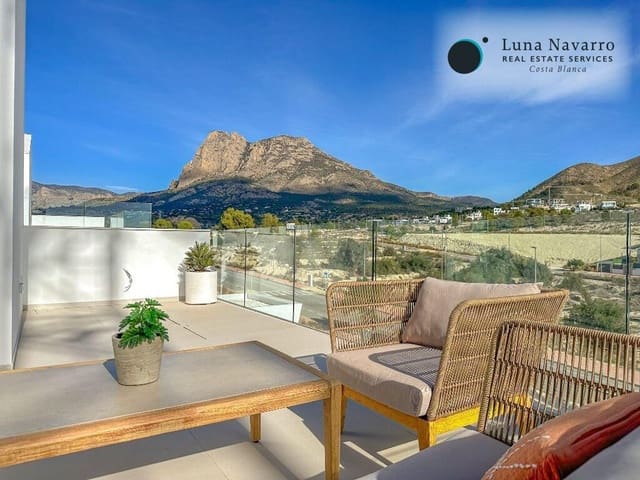 Chalet de 3 habitaciones en Finestrat en venta con piscina garaje - 549.000 € (Ref: 8666497)