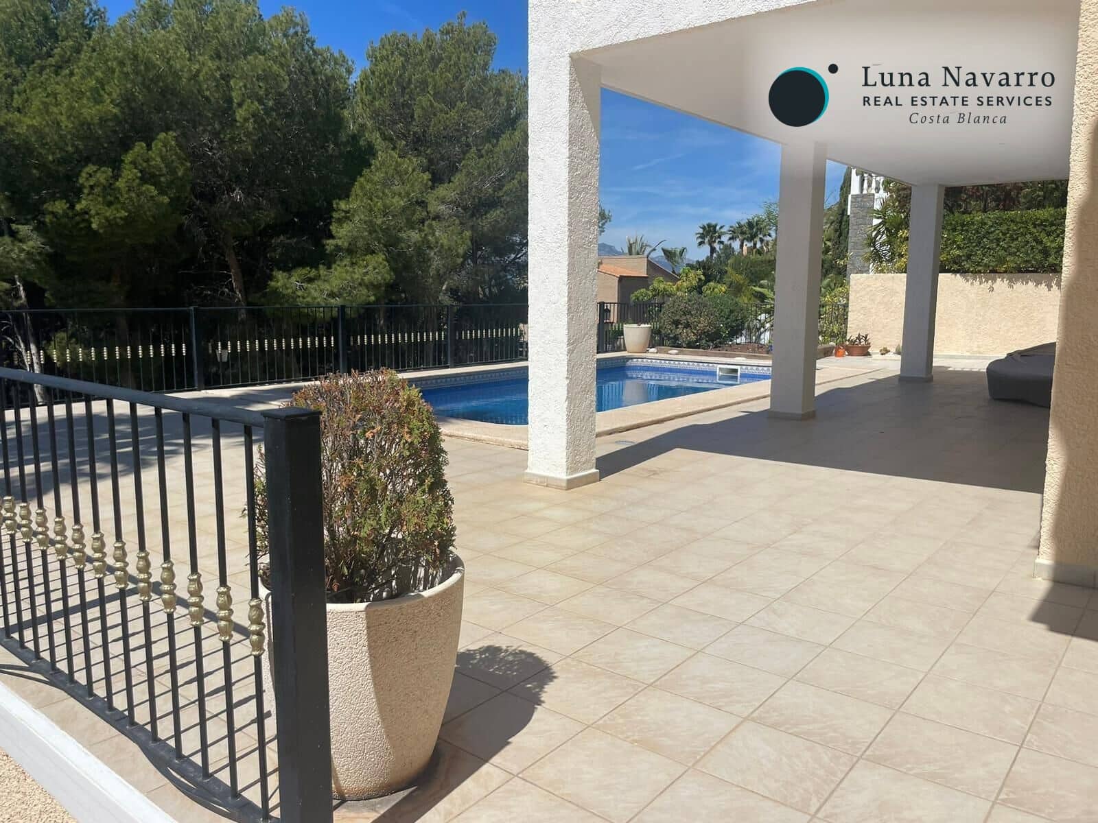 3 sypialnia Willa na sprzedaż w Altea z basenem garażem - 1 650 000 € (Ref: 9730763)