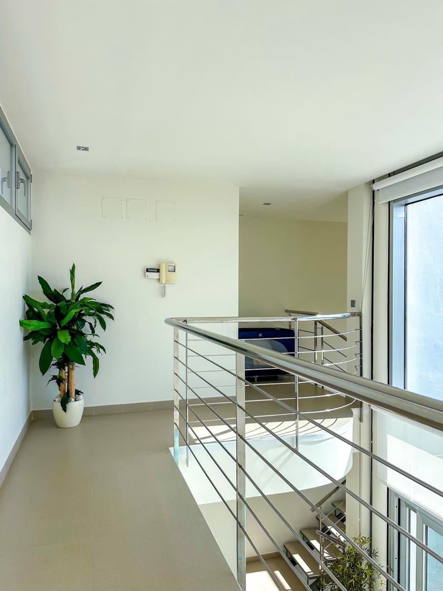 4 bedroom Villa for sale in Altea with pool - € 1,250,000 (Ref: 9730765)