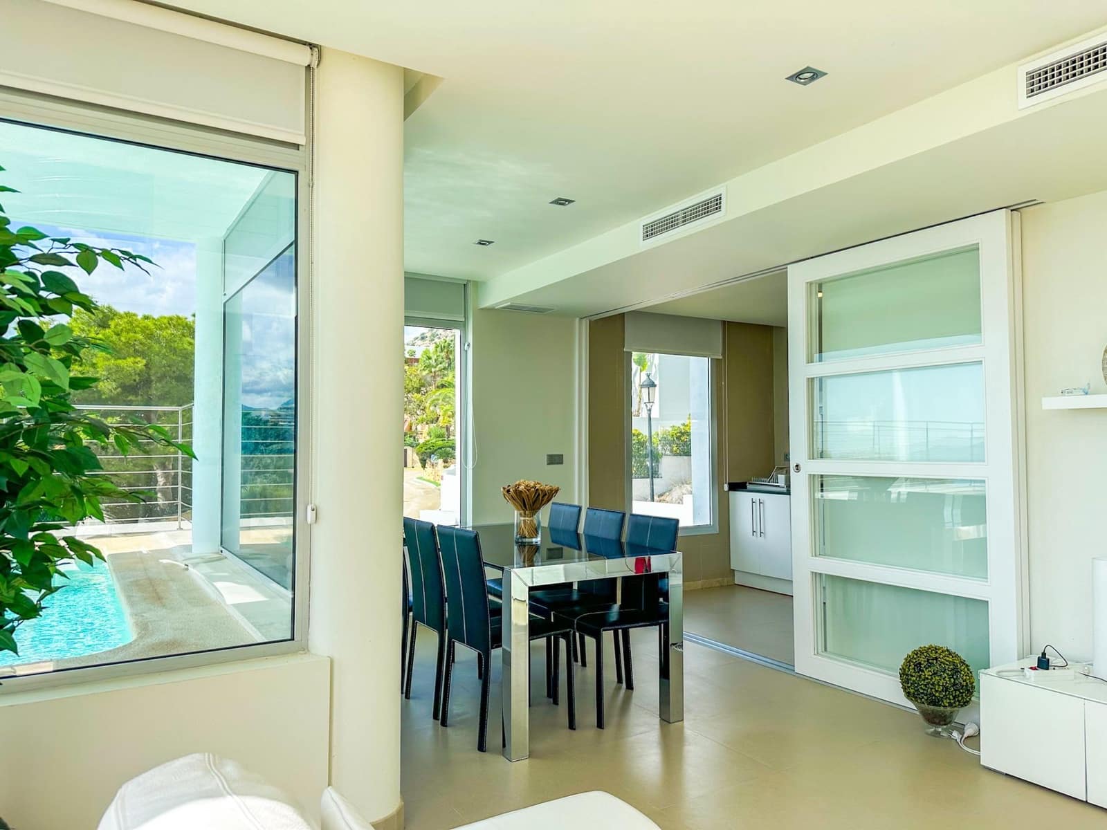 4 bedroom Villa for sale in Altea with pool - € 1,250,000 (Ref: 9730765)