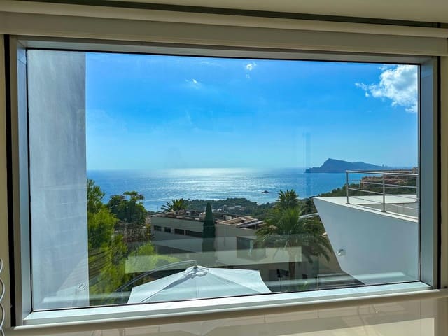4 bedroom Villa for sale in Altea with pool - € 1,250,000 (Ref: 9730765)