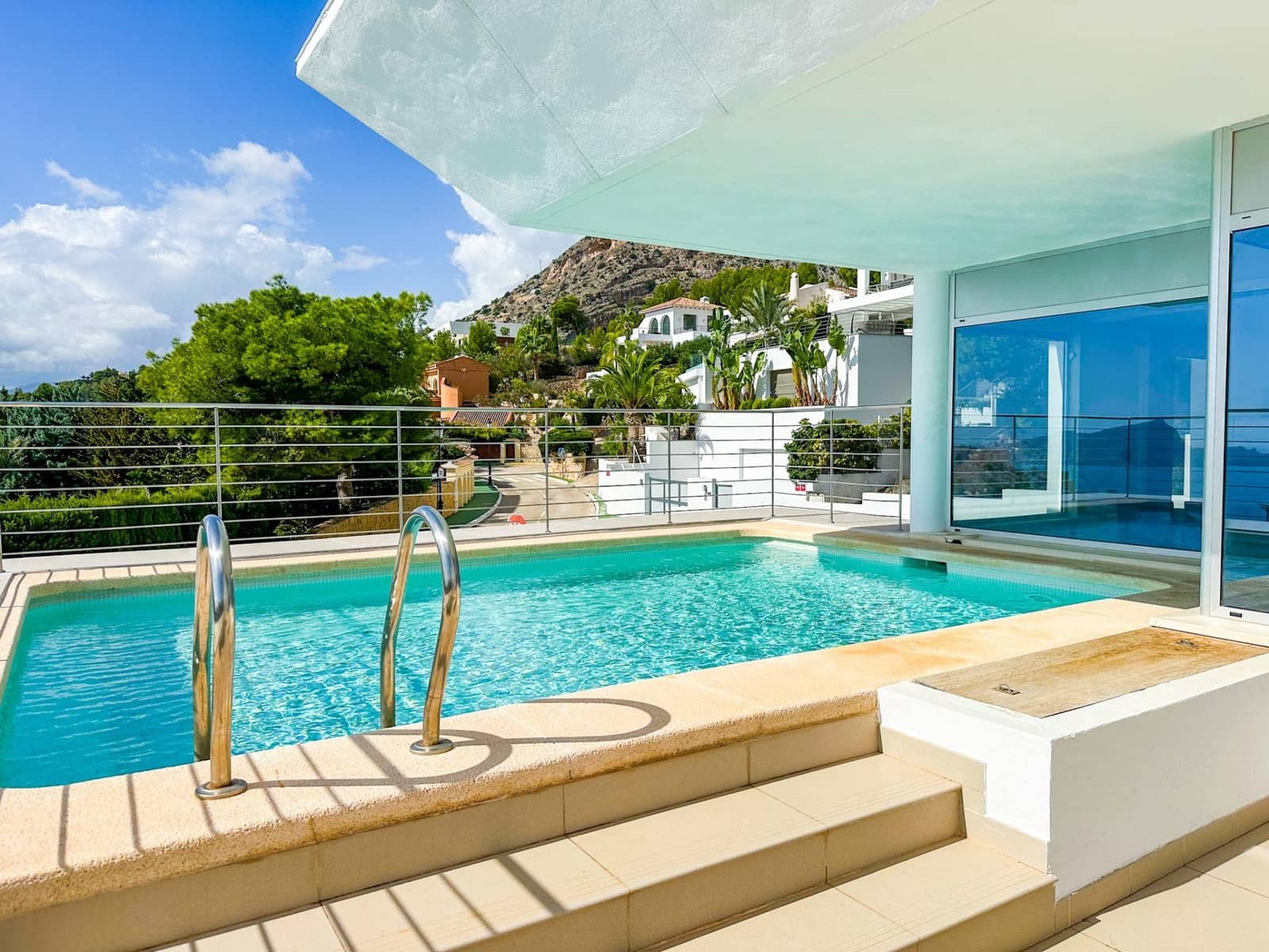 4 bedroom Villa for sale in Altea with pool - € 1,250,000 (Ref: 9730765)