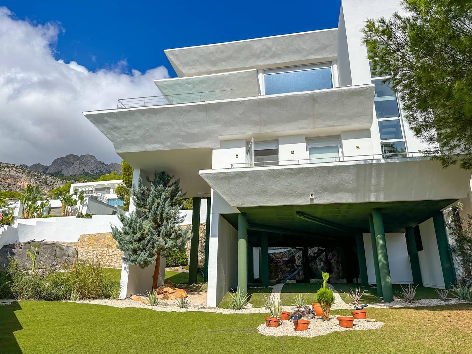 4 bedroom Villa for sale in Altea with pool - € 1,250,000 (Ref: 9730765)