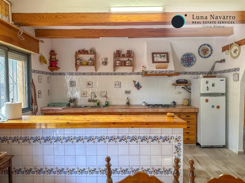 4 bedroom Finca/Country House for sale in Confrides with garage - € 230,000 (Ref: 9730769)