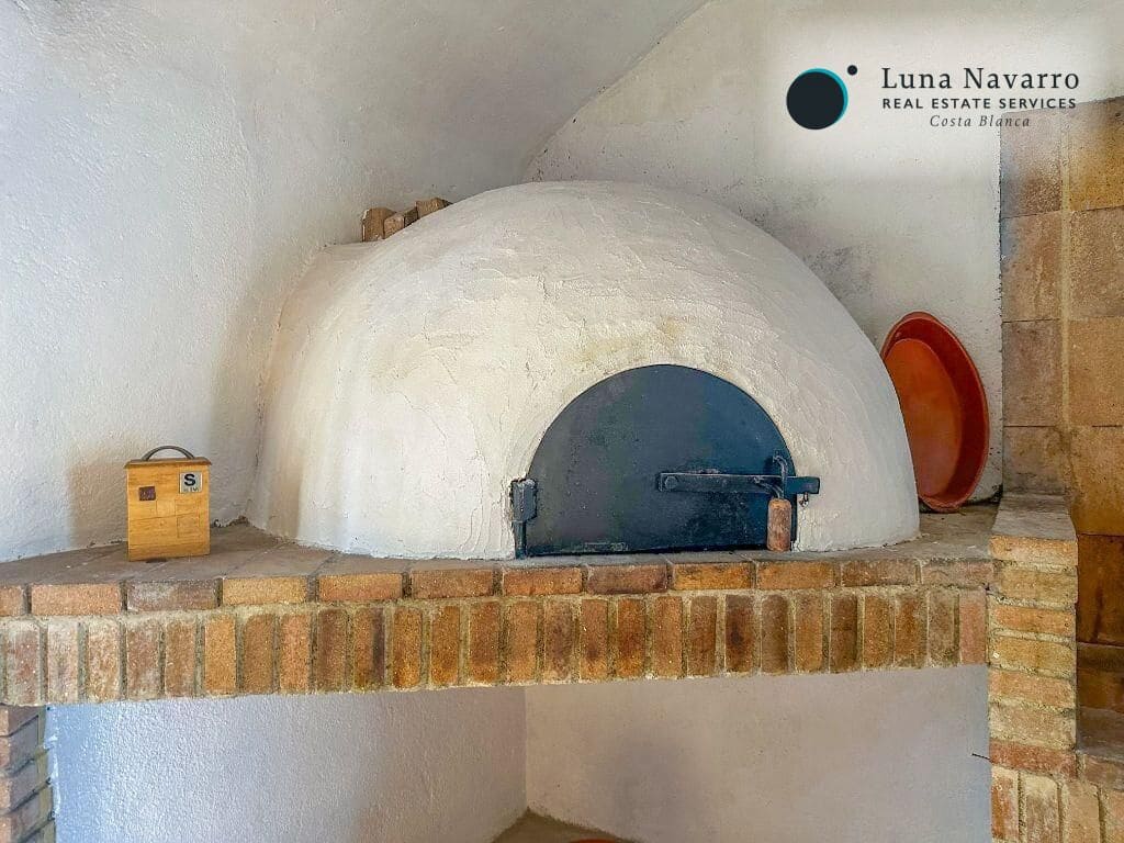 4 bedroom Finca/Country House for sale in Confrides with garage - € 230,000 (Ref: 9730769)