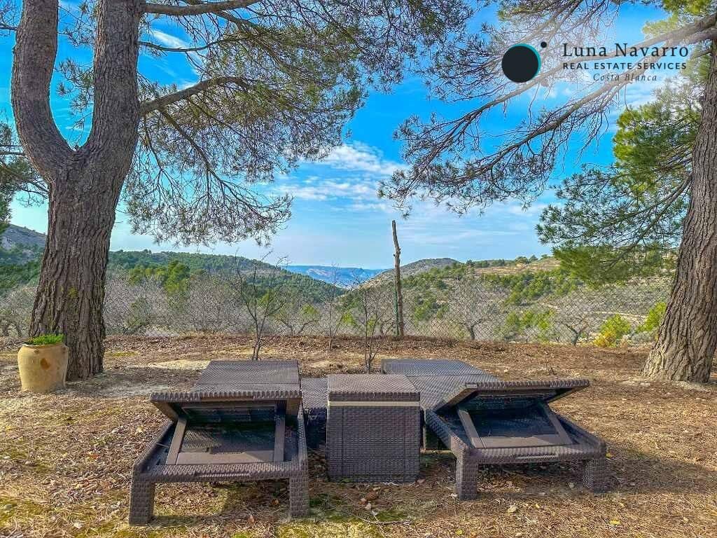 4 bedroom Finca/Country House for sale in Confrides with garage - € 230,000 (Ref: 9730769)