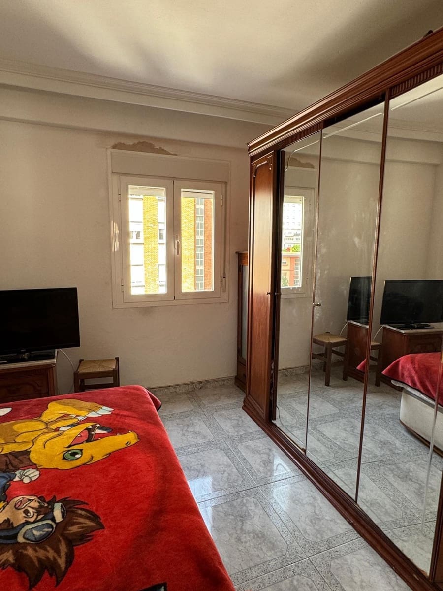 2 bedroom Flat for sale in Cádiz city € 215,000 (Ref 8511919)