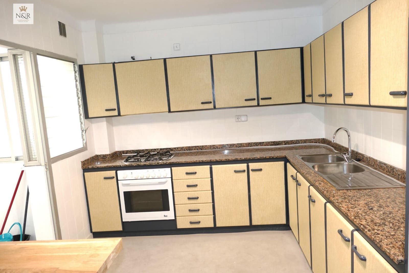 4 bedroom Flat for sale in Palma de Mallorca - € 420,000 (Ref: 9936759)