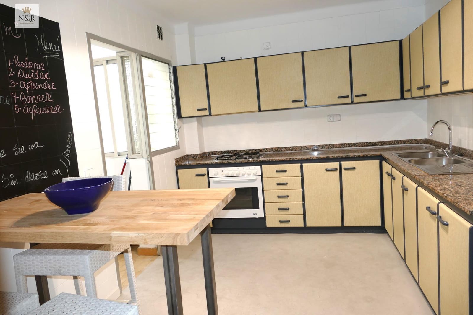 4 bedroom Flat for sale in Palma de Mallorca - € 420,000 (Ref: 9936759)
