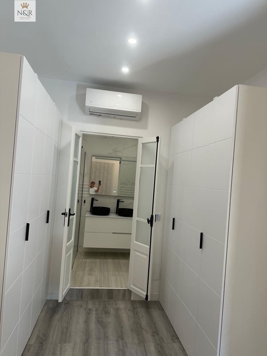 2 bedroom Flat for sale in Palma de Mallorca - € 469,000 (Ref: 9936762)