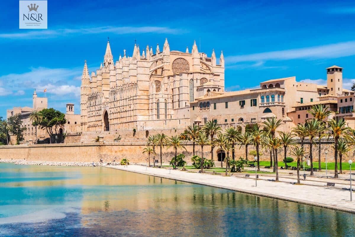 2 bedroom Flat for sale in Palma de Mallorca - € 469,000 (Ref: 9936762)