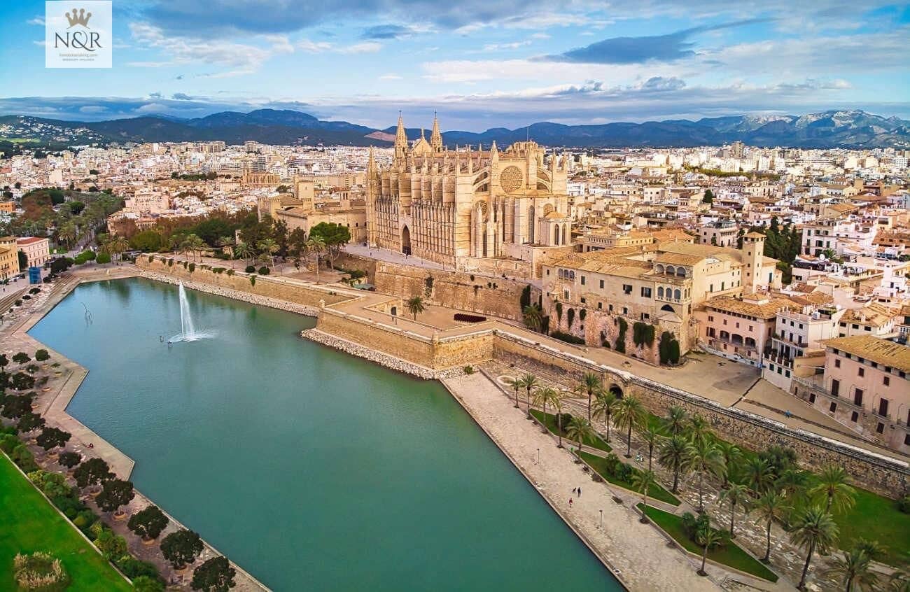 2 bedroom Flat for sale in Palma de Mallorca - € 469,000 (Ref: 9936762)