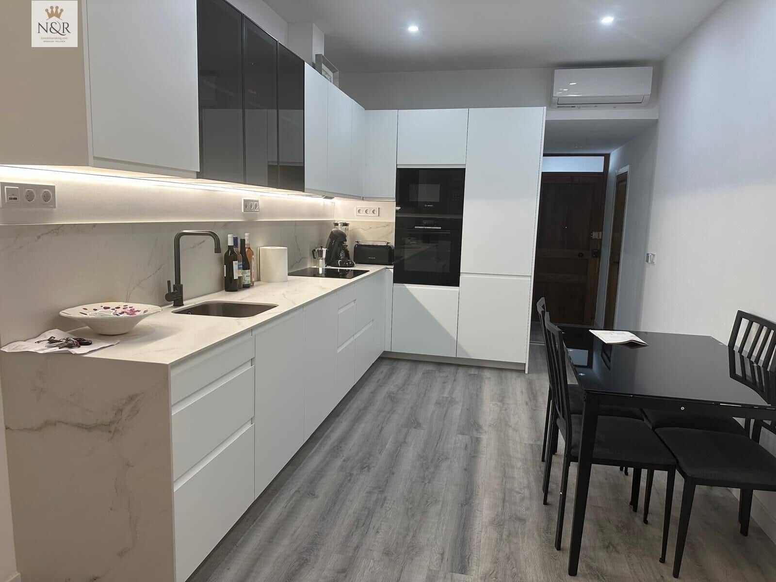 2 bedroom Flat for sale in Palma de Mallorca - € 469,000 (Ref: 9936762)