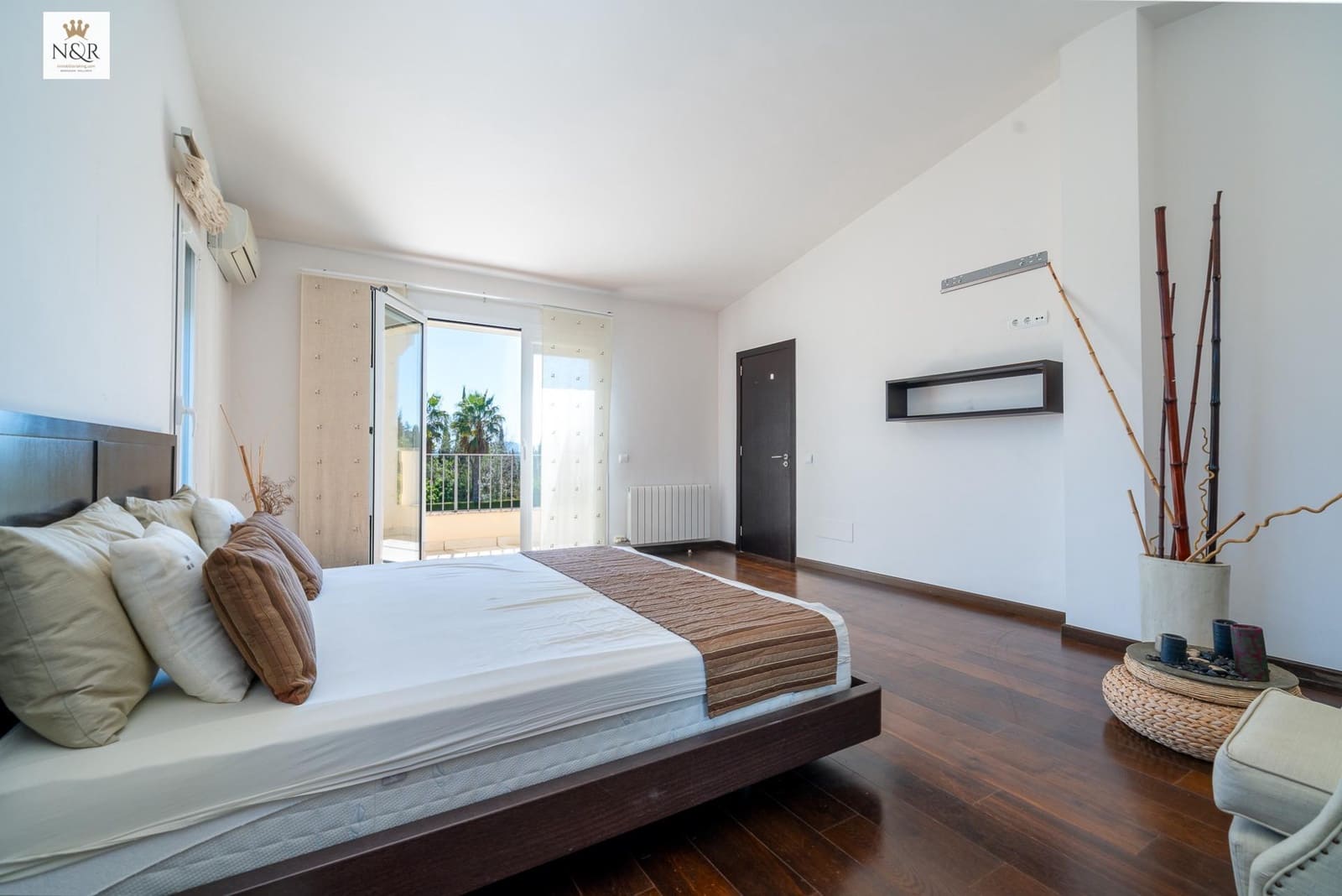 5 bedroom Villa for sale in Binissalem with pool garage - € 2,400,000 (Ref: 9936765)