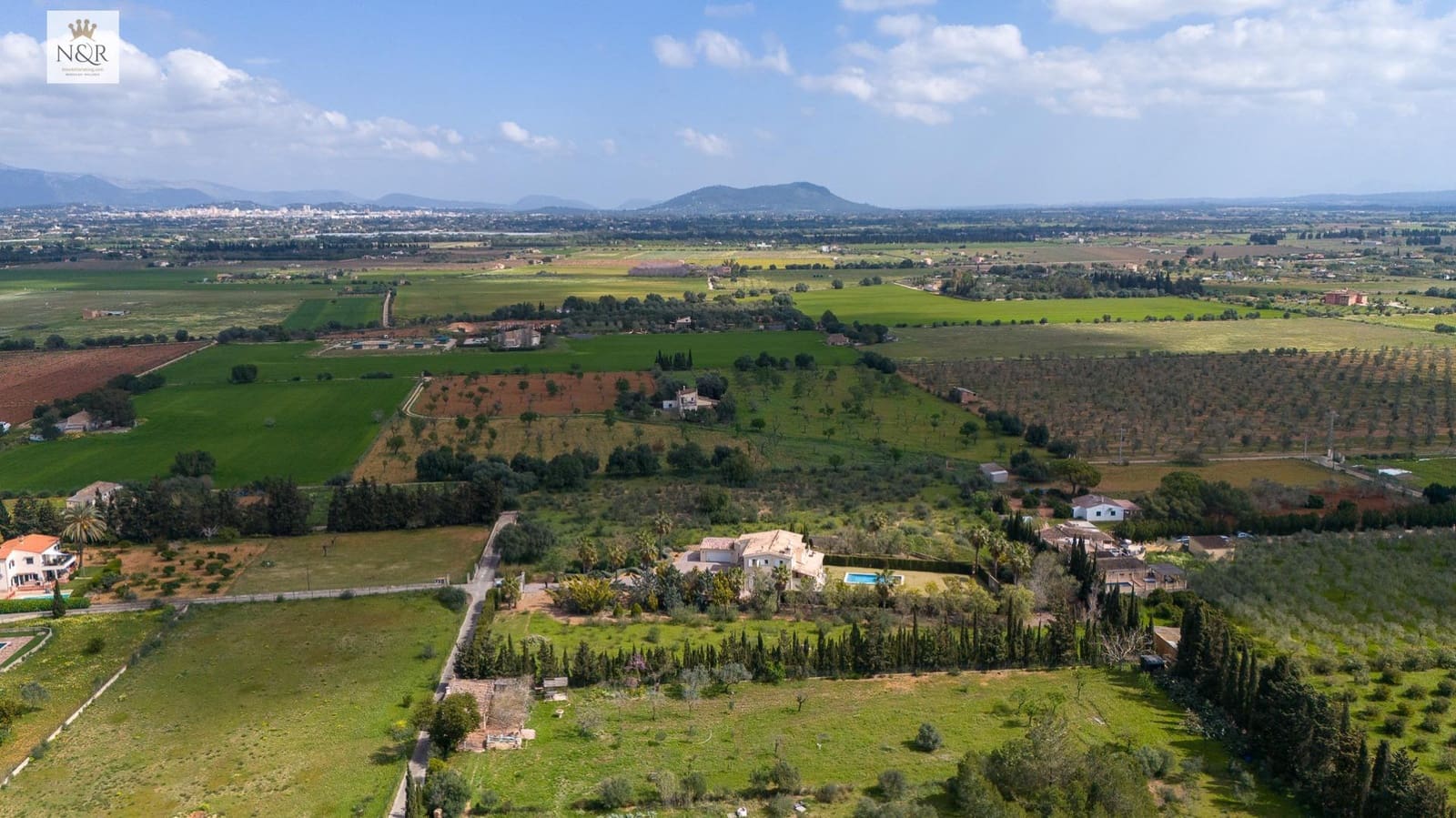 5 bedroom Villa for sale in Binissalem with pool garage - € 2,400,000 (Ref: 9936765)