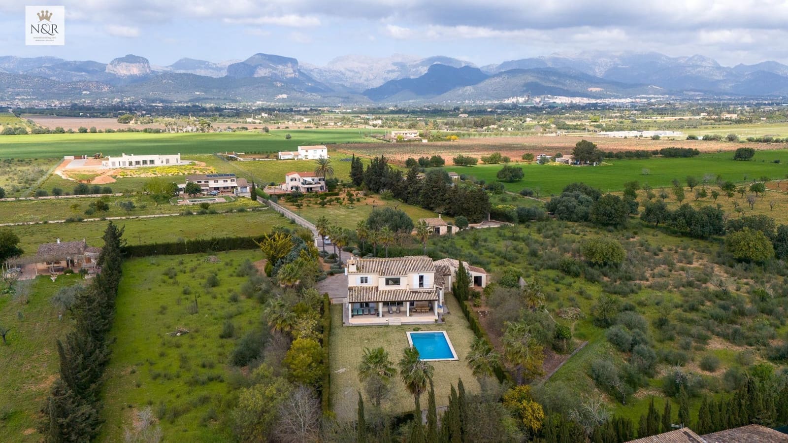 5 bedroom Villa for sale in Binissalem with pool garage - € 2,400,000 (Ref: 9936765)