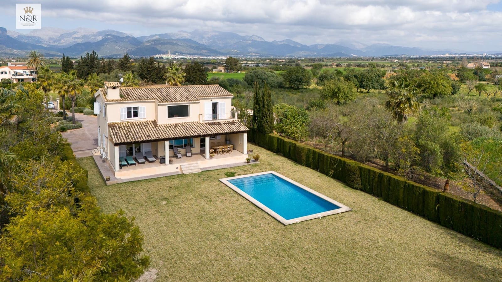 5 bedroom Villa for sale in Binissalem with pool garage - € 2,400,000 (Ref: 9936765)