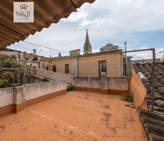 6 bedroom Townhouse for sale in Binissalem with garage - € 1,200,000 (Ref: 9936767)