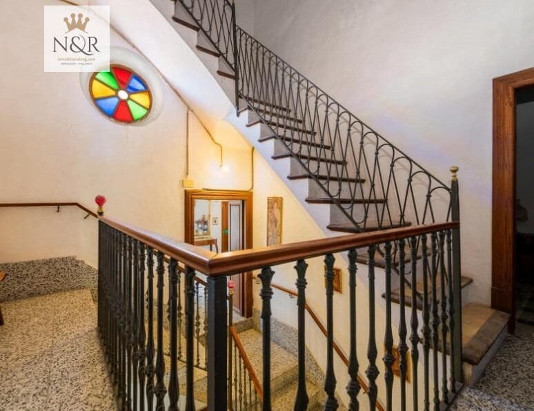 6 bedroom Townhouse for sale in Binissalem with garage - € 1,200,000 (Ref: 9936767)