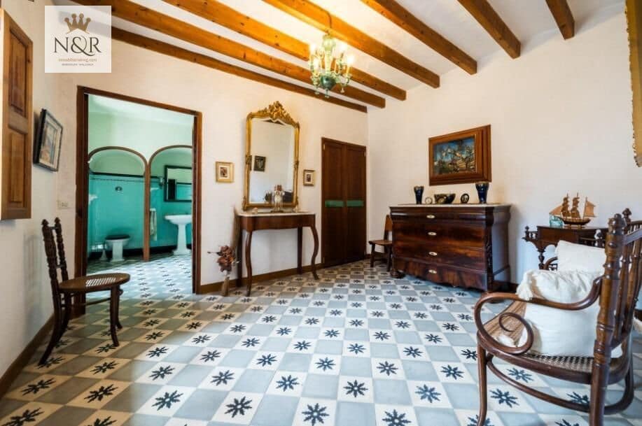 6 bedroom Townhouse for sale in Binissalem with garage - € 1,200,000 (Ref: 9936767)