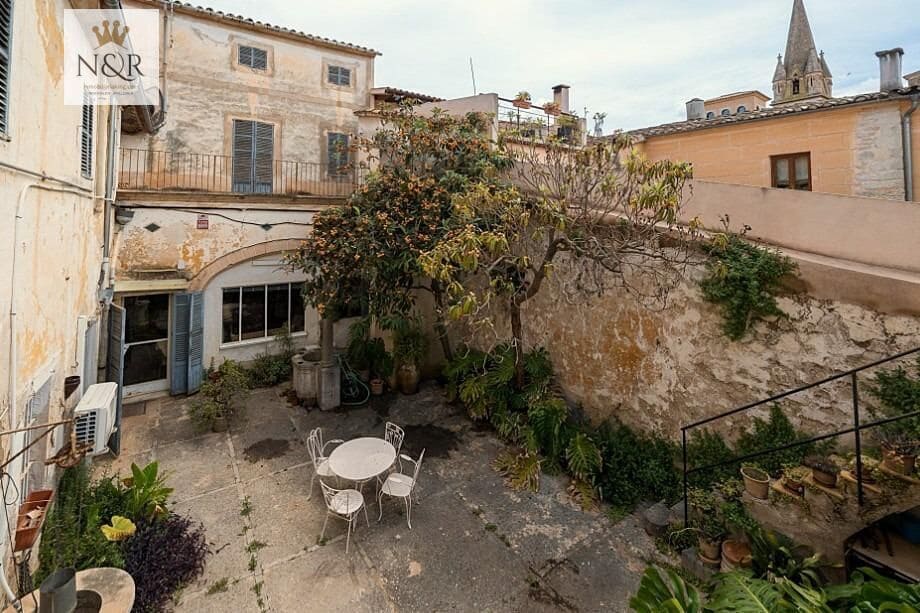 6 bedroom Townhouse for sale in Binissalem with garage - € 1,200,000 (Ref: 9936767)