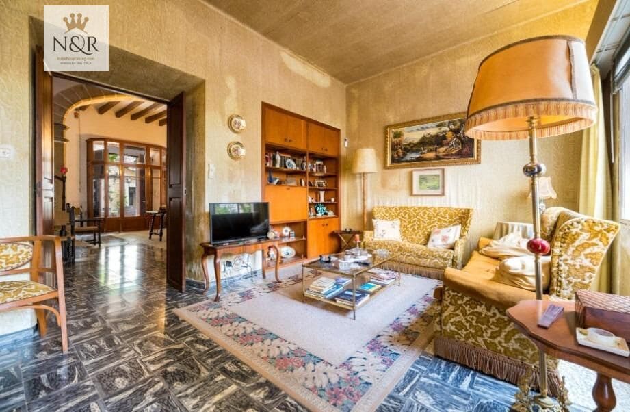 6 bedroom Townhouse for sale in Binissalem with garage - € 1,200,000 (Ref: 9936767)