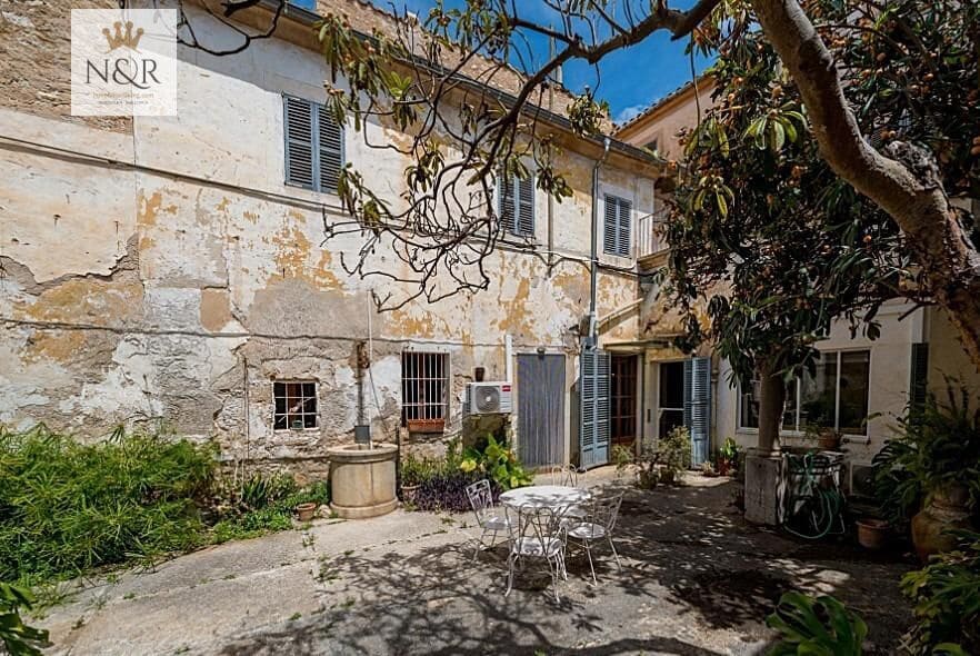 6 bedroom Townhouse for sale in Binissalem with garage - € 1,200,000 (Ref: 9936767)
