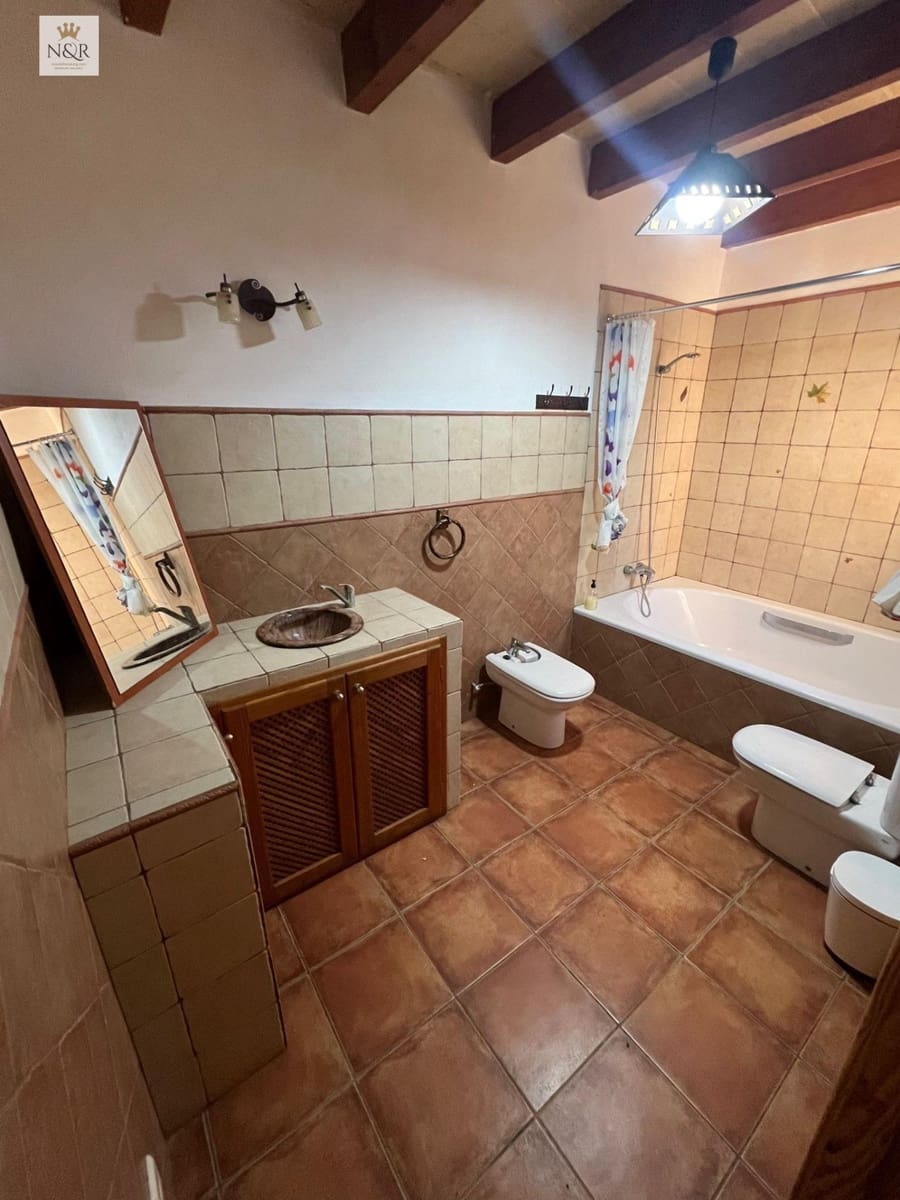 2 bedroom Finca/Country House for sale in Costitx - € 1,350,000 (Ref: 9936772)