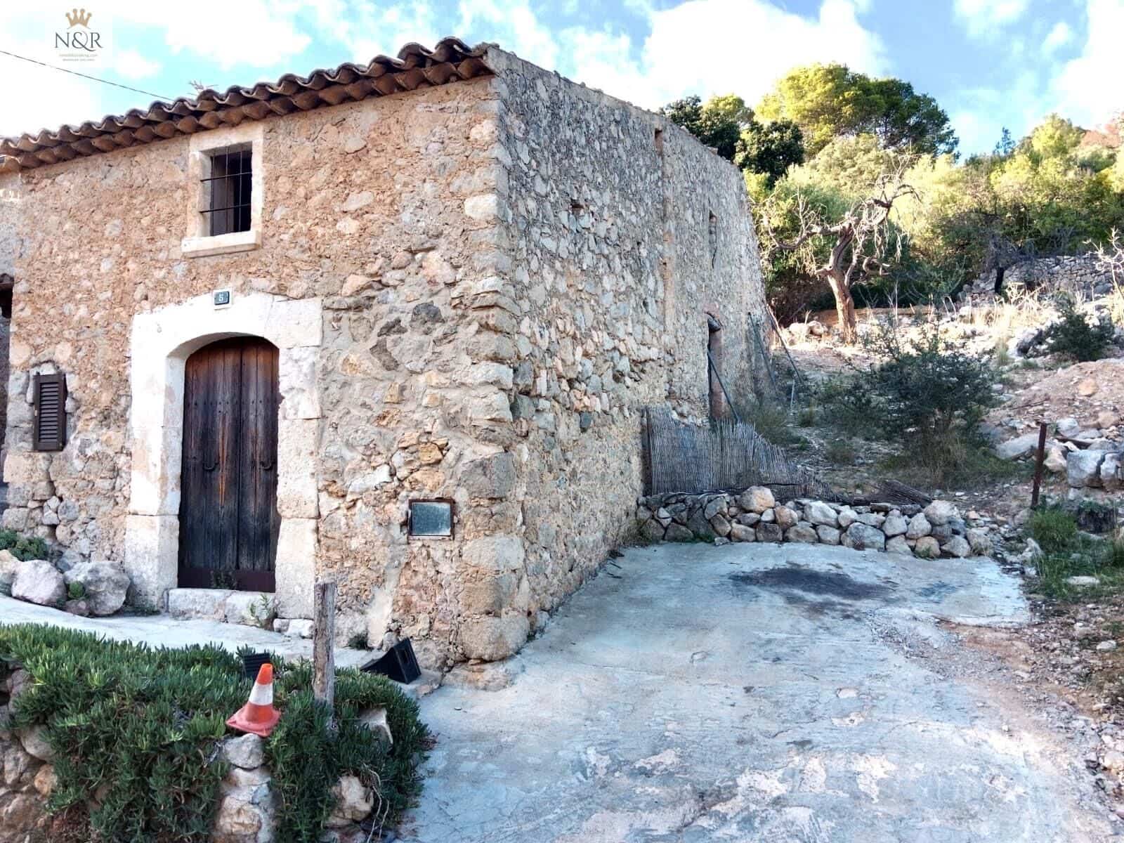 Byhus til salg i Caimari - € 270.000 (Ref: 9936780)