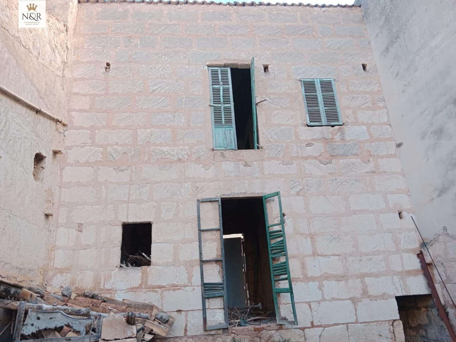 2 bedroom Townhouse for sale in Lloseta - € 179,000 (Ref: 9936786)