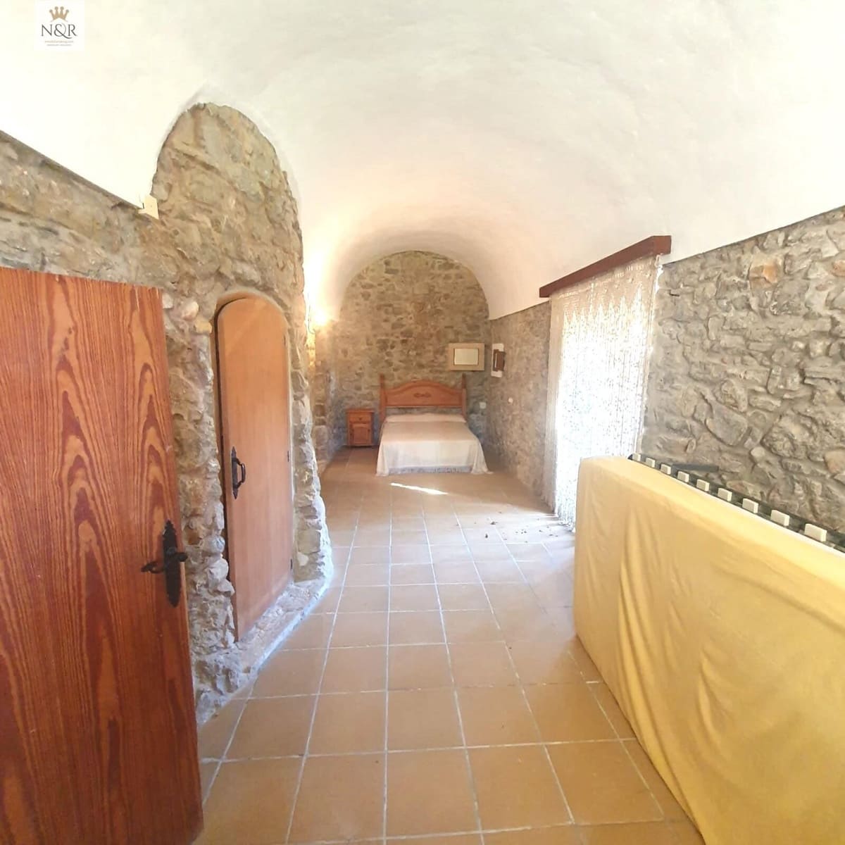 2 bedroom Finca/Country House for sale in Binissalem - € 745,000 (Ref: 9936787)