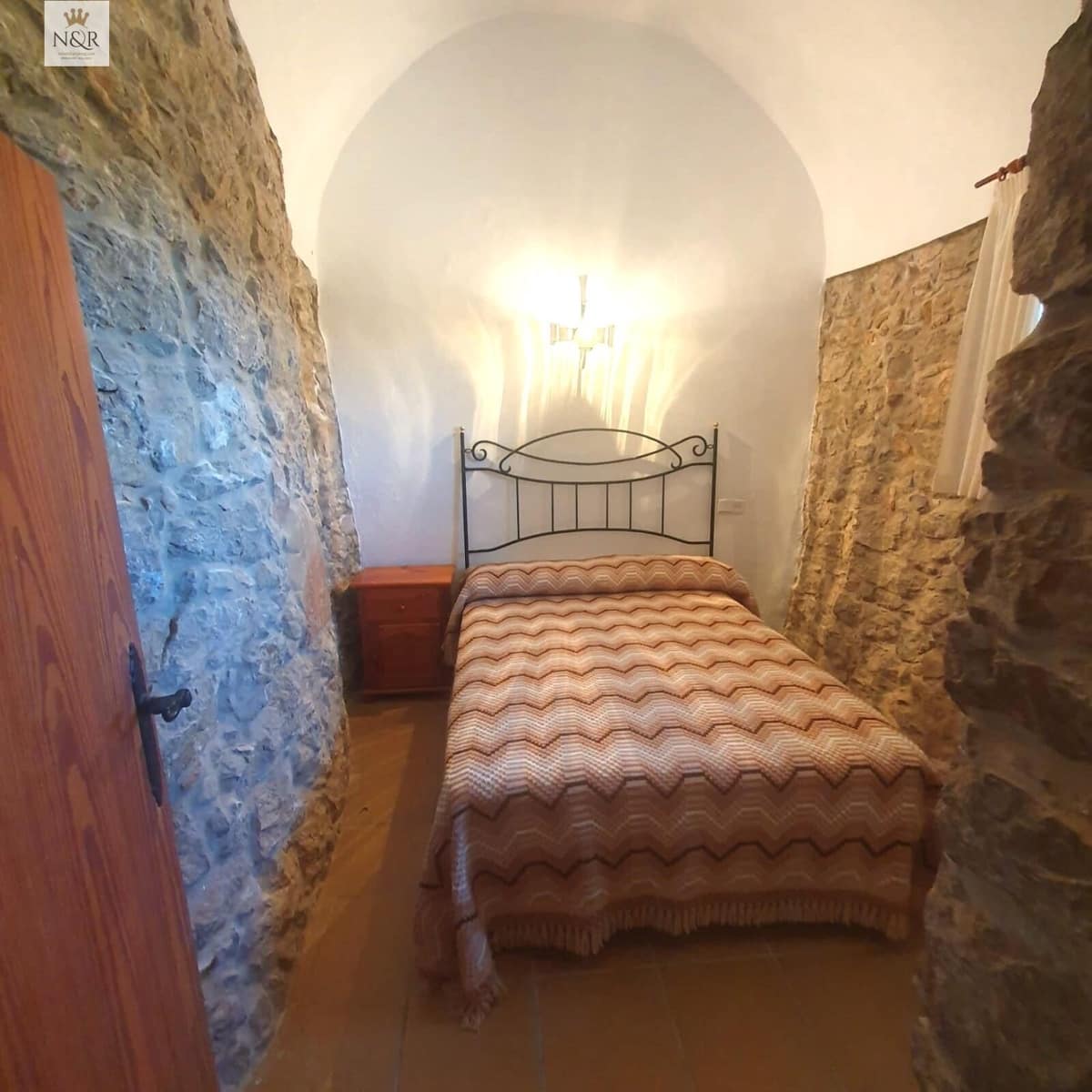 2 bedroom Finca/Country House for sale in Binissalem - € 745,000 (Ref: 9936787)