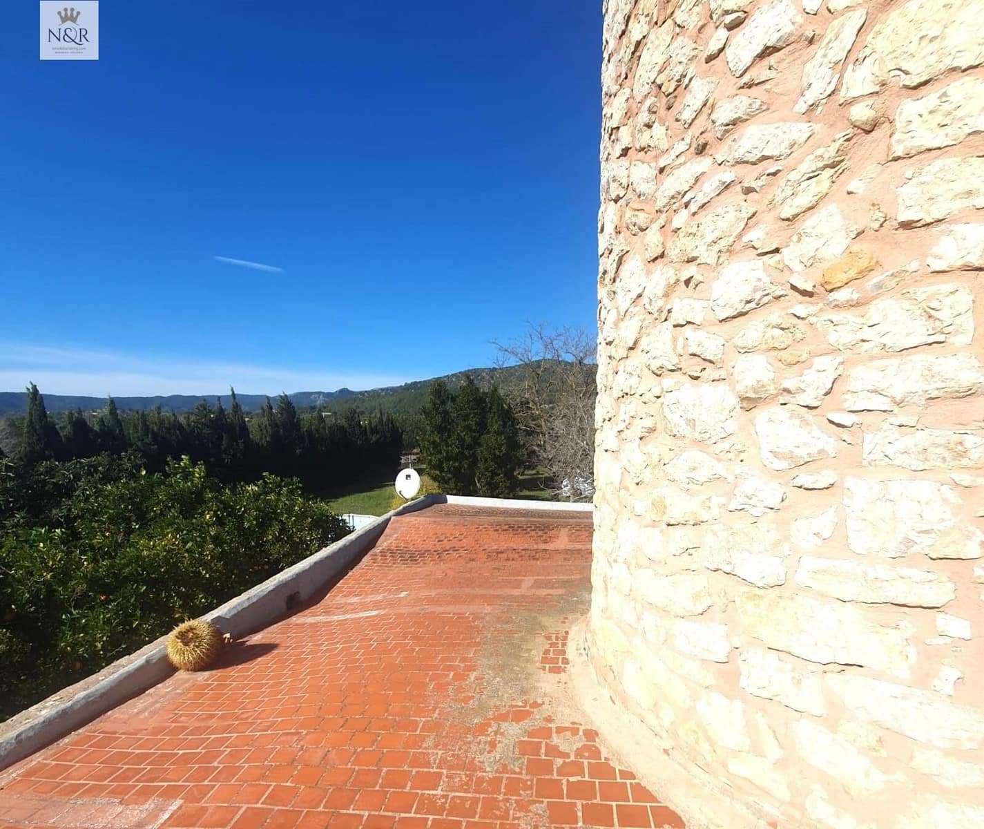 2 bedroom Finca/Country House for sale in Binissalem - € 745,000 (Ref: 9936787)