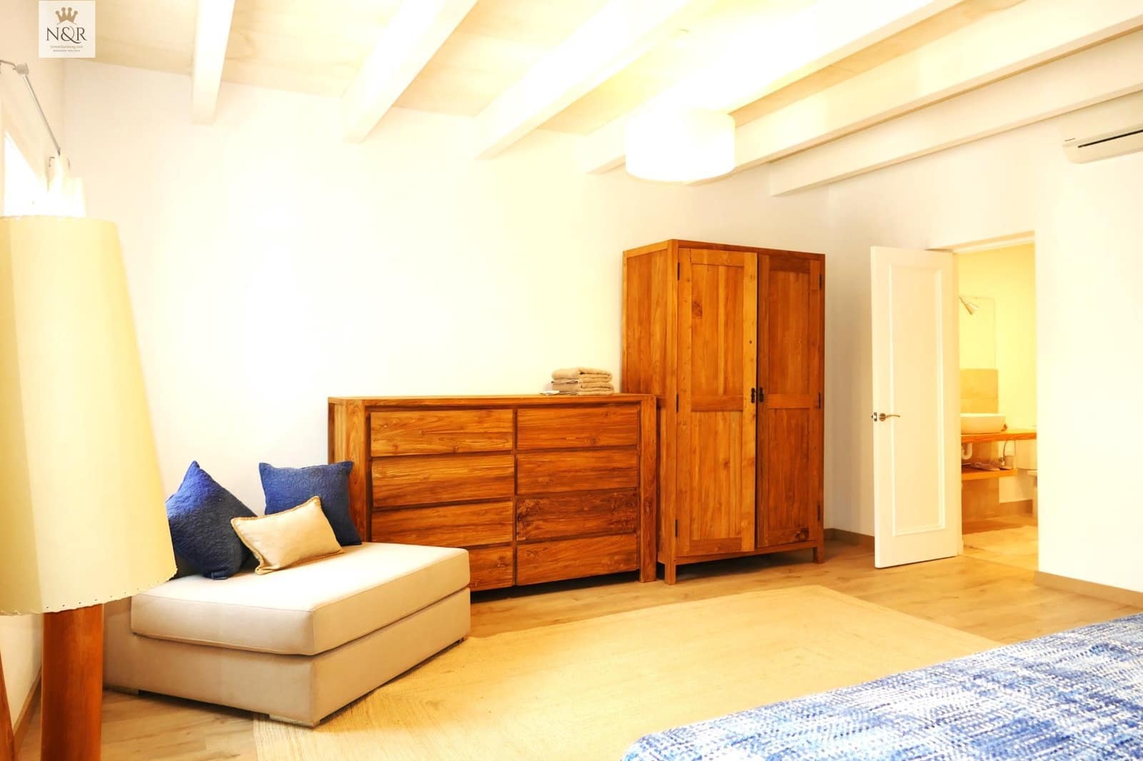 3 bedroom Townhouse for sale in Mahon / Mao with garage - € 895,000 (Ref: 9936788)