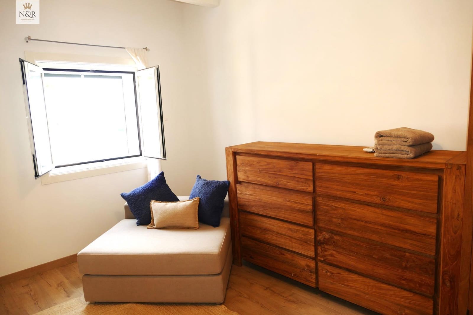 3 bedroom Townhouse for sale in Mahon / Mao with garage - € 895,000 (Ref: 9936788)